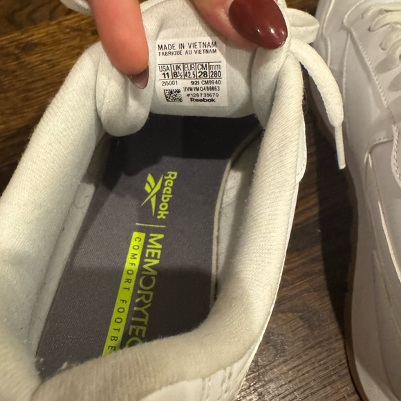 Classic Reeboks - Picture 6 of 6